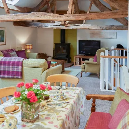 Toddles Barn - Uk32749